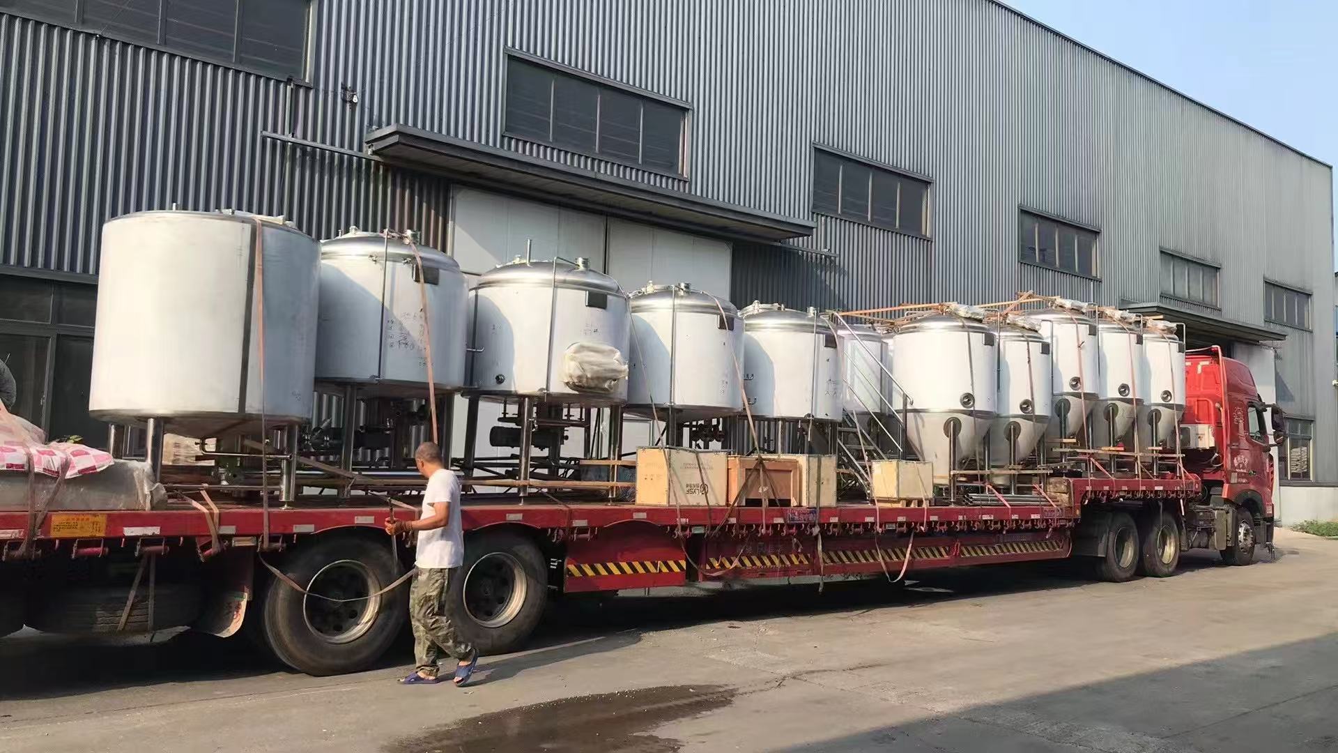 拜城精酿啤酒设备厂—精酿啤酒设备制造:传承工艺与创新科技的交融